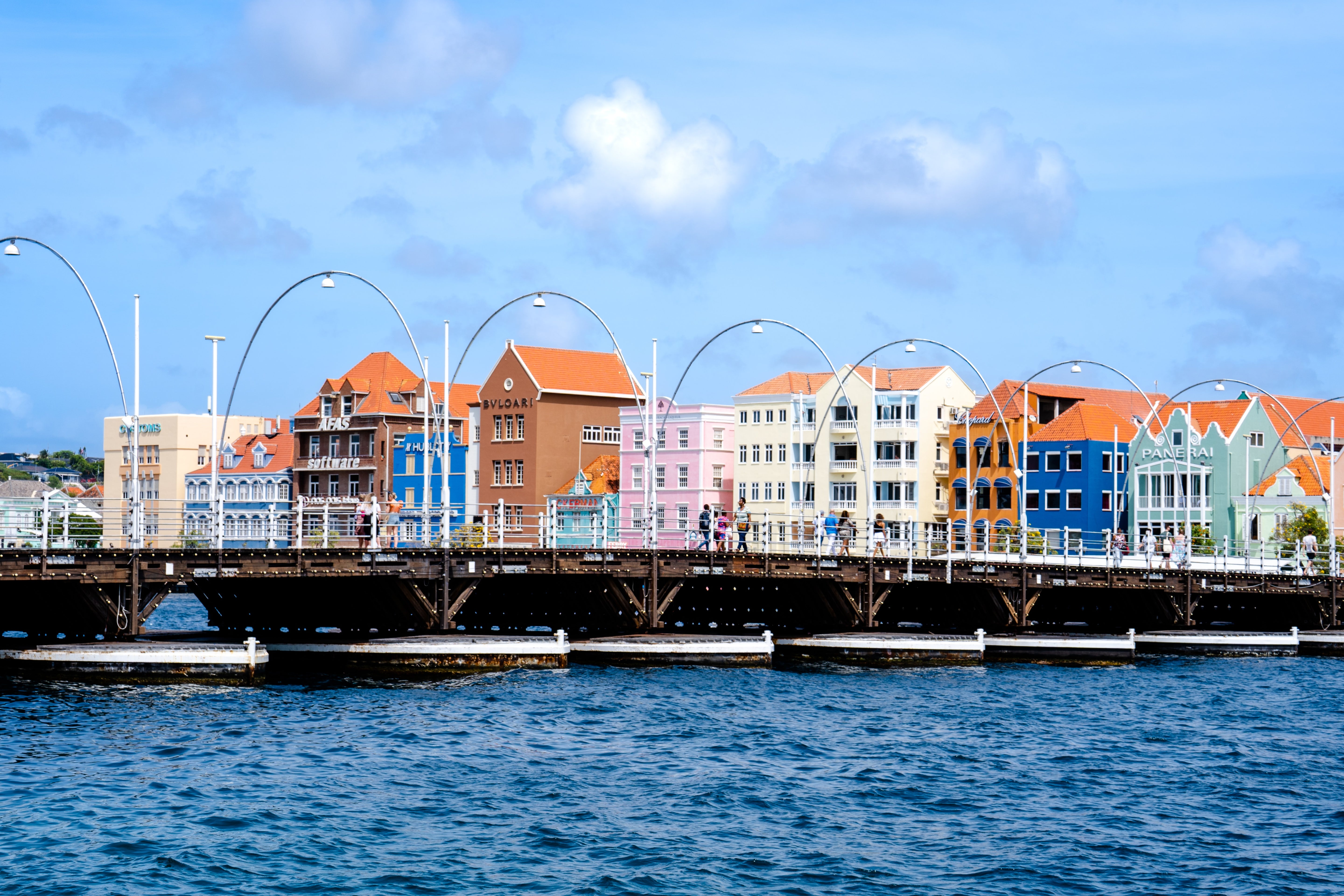 Kleurrijke havenstad